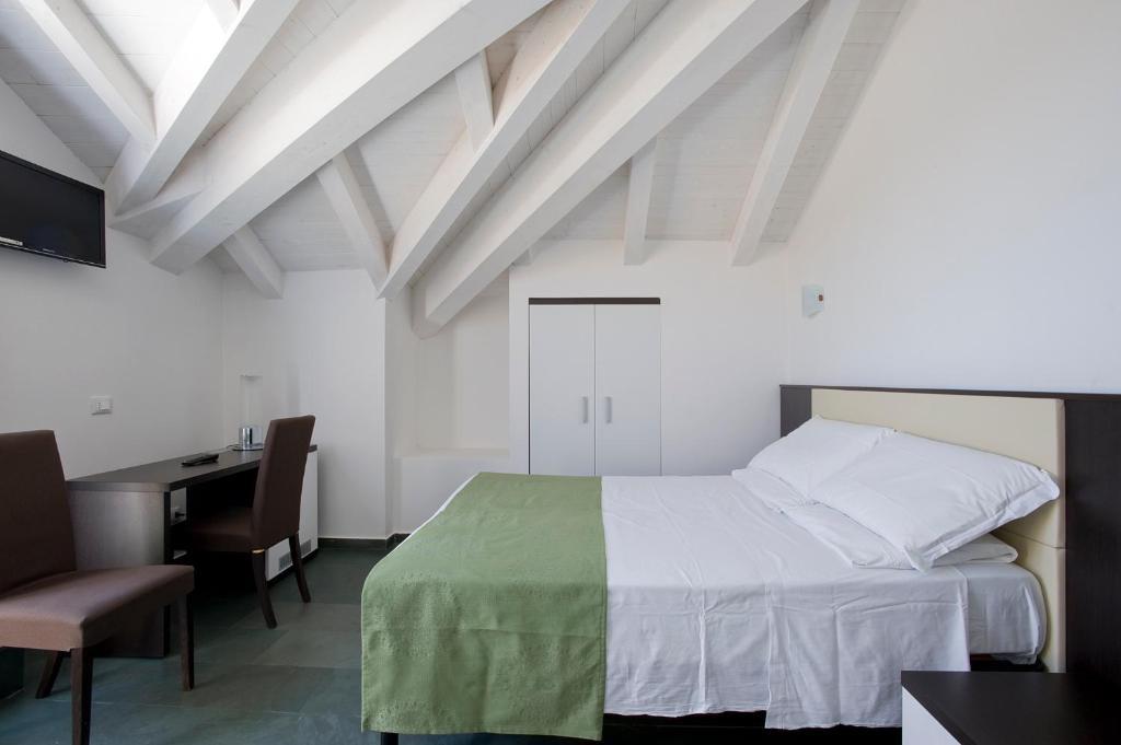 Double or Twin Room with Sea View,25553715:JPEG